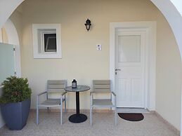Kiklamino Sunset Suites