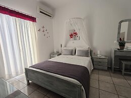 Kiklamino Sunset Suites