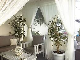 Kiklamino Sunset Suites
