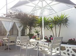 Kiklamino Sunset Suites