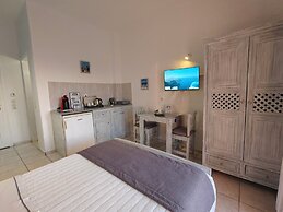 Kiklamino Sunset Suites