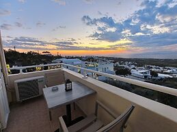 Kiklamino Sunset Suites