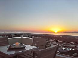 Kiklamino Sunset Suites