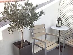 Kiklamino Sunset Suites