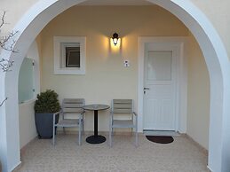 Kiklamino Sunset Suites