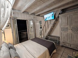 Kiklamino Sunset Suites