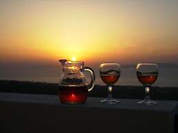 Kiklamino Sunset Suites