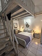 Kiklamino Sunset Suites
