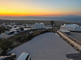 Kiklamino Sunset Suites