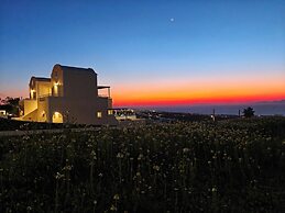 Kiklamino Sunset Suites