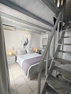 Kiklamino Sunset Suites