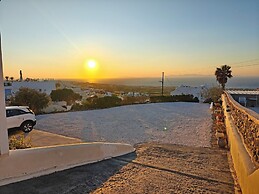 Kiklamino Sunset Suites