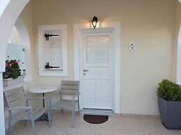 Kiklamino Sunset Suites
