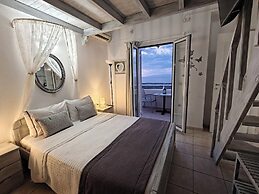 Kiklamino Sunset Suites