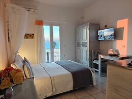 Kiklamino Sunset Suites