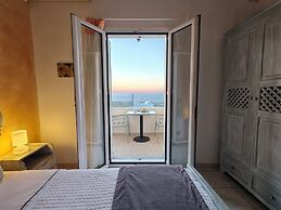 Kiklamino Sunset Suites