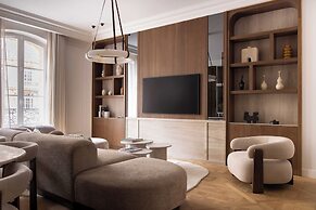 Luxury A/C Apt - 10p/4bdr - Arc de Triomphe