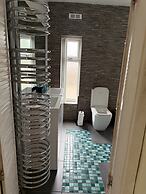 Charming Birmingham 3 Bedroom Apartment