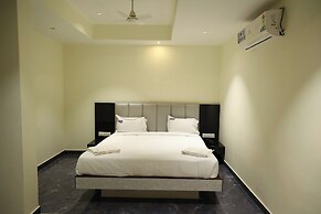 Hotel DP's Crown