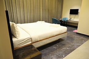 Hotel DP's Crown