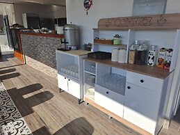 Hotel Efesian B&B City Center - Harbour
