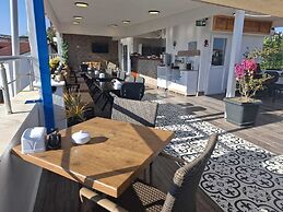 Hotel Efesian B&B City Center - Harbour