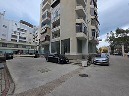 Bes' Marina Studio