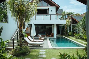 Suara Ombak Bali