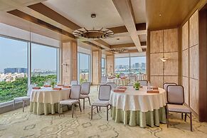Slohh by Roach Bengaluru, Curio Collection by Hilton