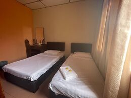 OYO 91284 White House Hotel Kluang