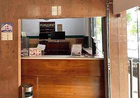 OYO 91284 White House Hotel Kluang