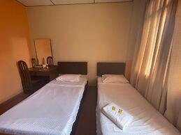 OYO 91284 White House Hotel Kluang
