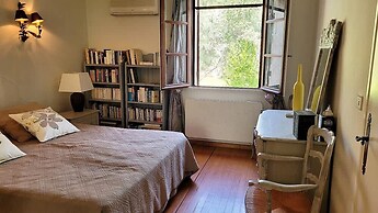 Villa Near Avignon With Separate Suites