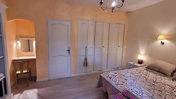 Villa Near Avignon With Separate Suites