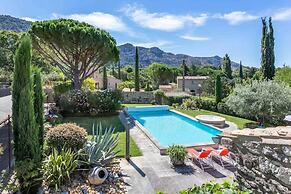 Villa Near Avignon With Separate Suites
