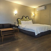 NINETH HOTEL