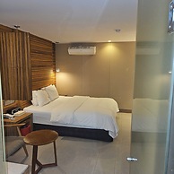 NINETH HOTEL