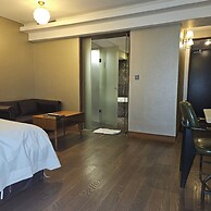 NINETH HOTEL