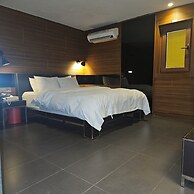 NINETH HOTEL