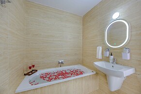 ELIVAAS Midpoint Uno 7 BHK Villa With Pool