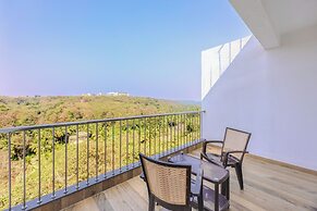 ELIVAAS Midpoint Uno 7 BHK Villa With Pool