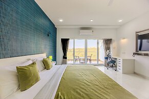 ELIVAAS Midpoint Uno 7 BHK Villa With Pool