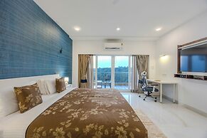 ELIVAAS Midpoint Uno 7 BHK Villa With Pool