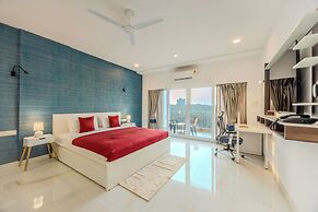 ELIVAAS Midpoint Uno 7 BHK Villa With Pool