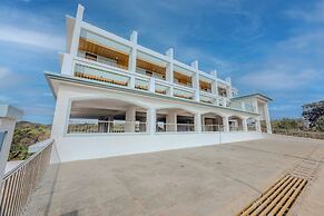 ELIVAAS Midpoint Uno 7 BHK Villa With Pool