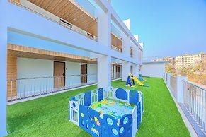 ELIVAAS Midpoint Uno 7 BHK Villa With Pool
