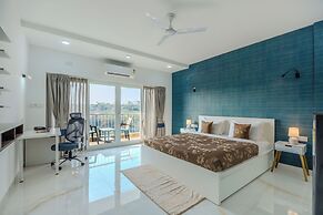 ELIVAAS Midpoint Uno 7 BHK Villa With Pool
