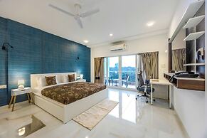 ELIVAAS Midpoint Uno 7 BHK Villa With Pool
