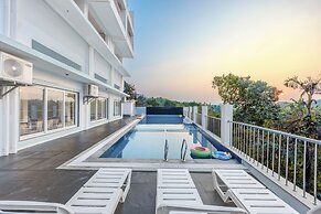 ELIVAAS Midpoint Uno 7 BHK Villa With Pool