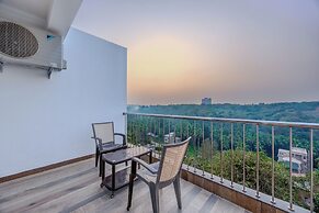 ELIVAAS Midpoint Uno 7 BHK Villa With Pool